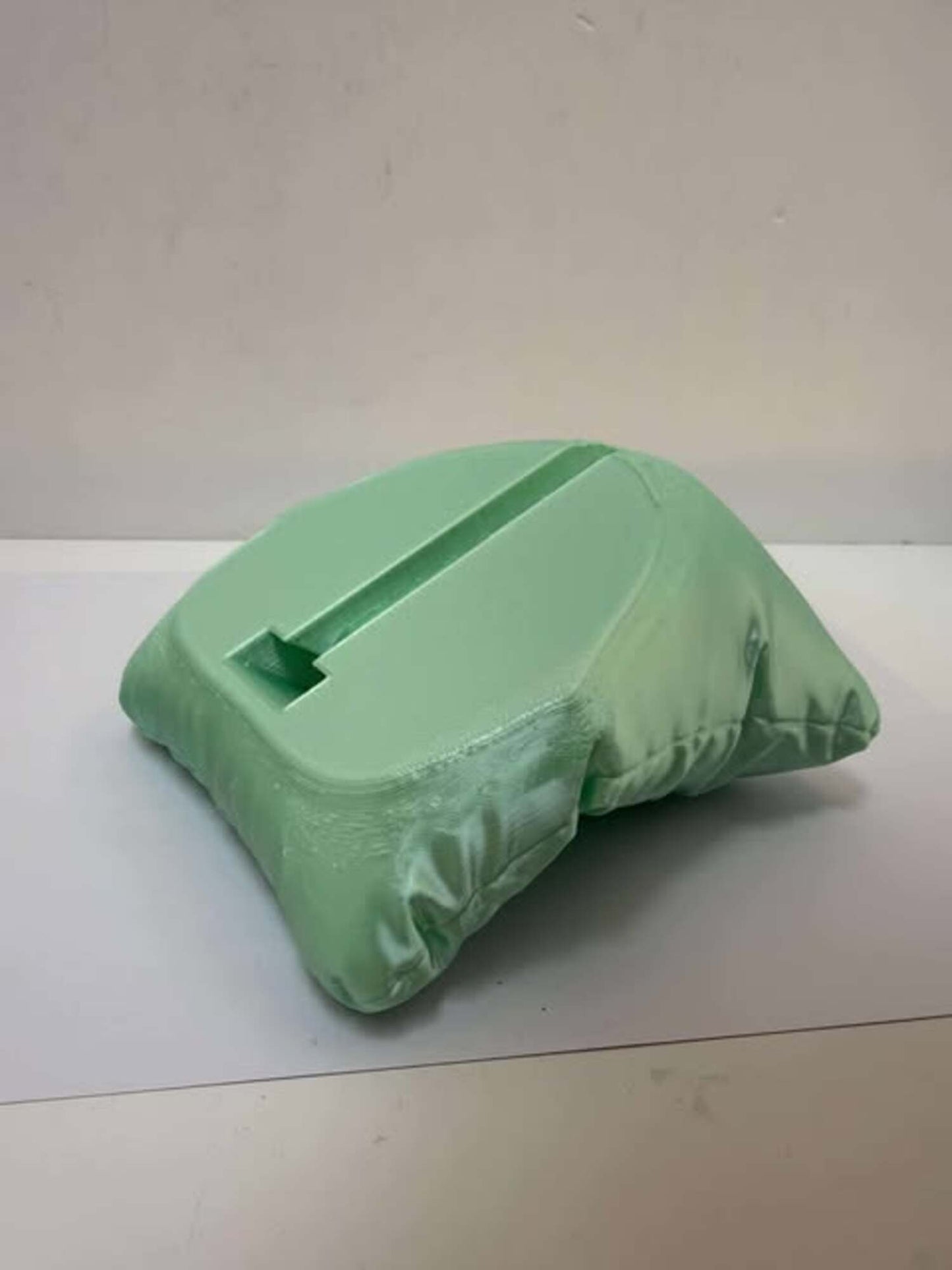 Pillow Phone Holder β Soft-Style Desk & Bedside Stand π±ποΈ