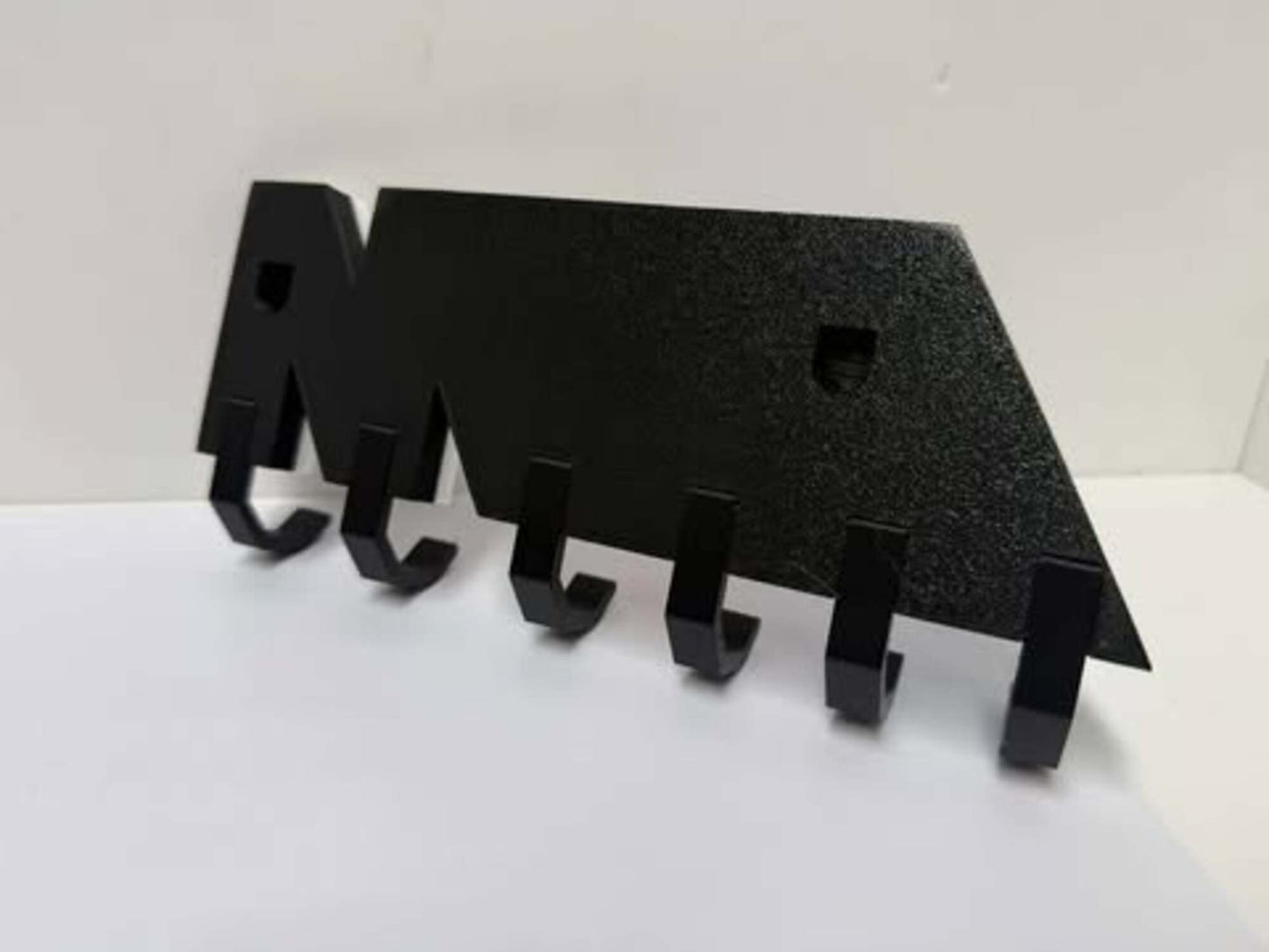 Motorsport-Inspired Wall Key Holder – 3D Printed Multi-Hook Rack