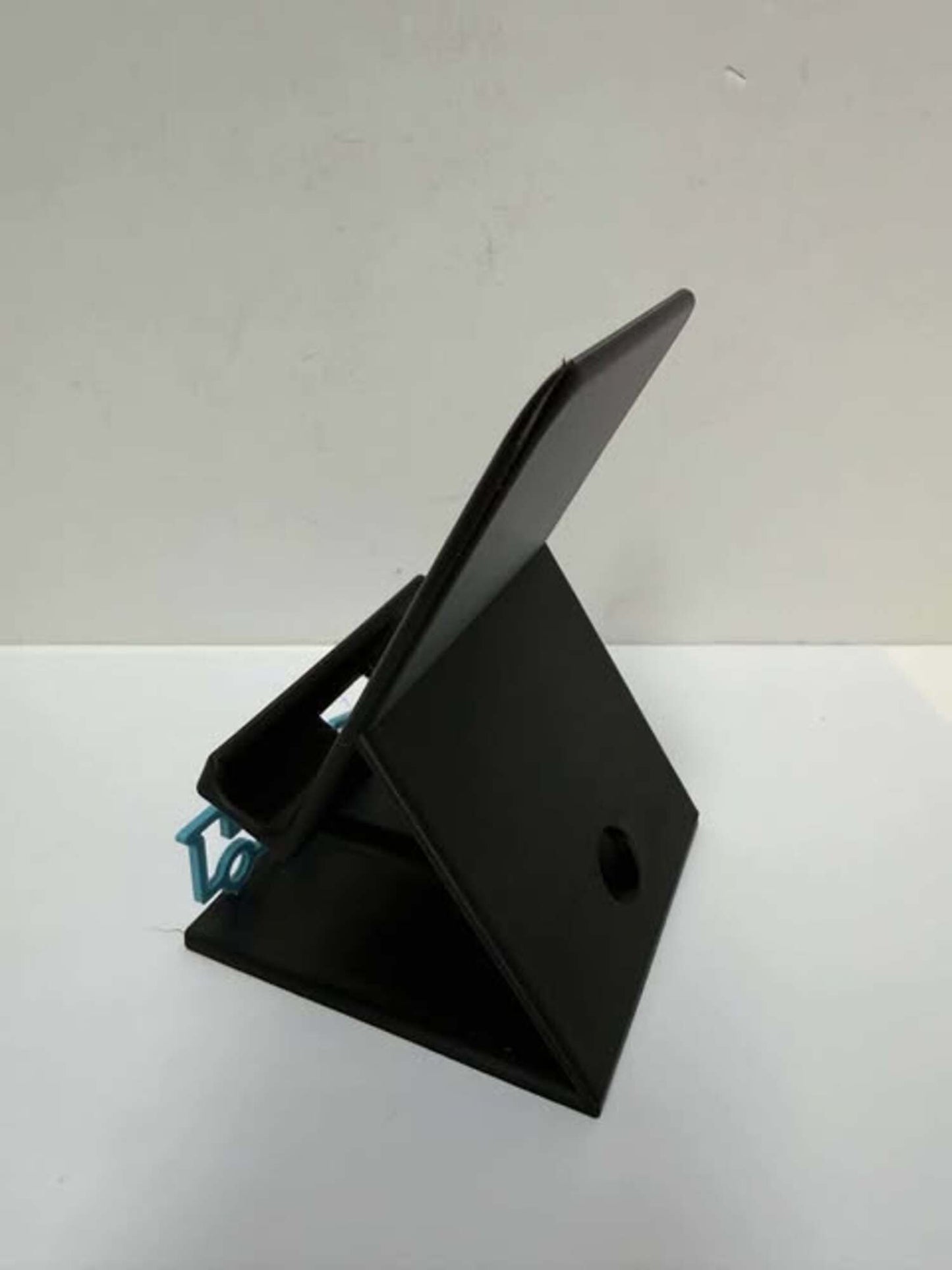 AMG-Inspired F1 Phone Holder – 3D Printed Motorsport Desk Stand