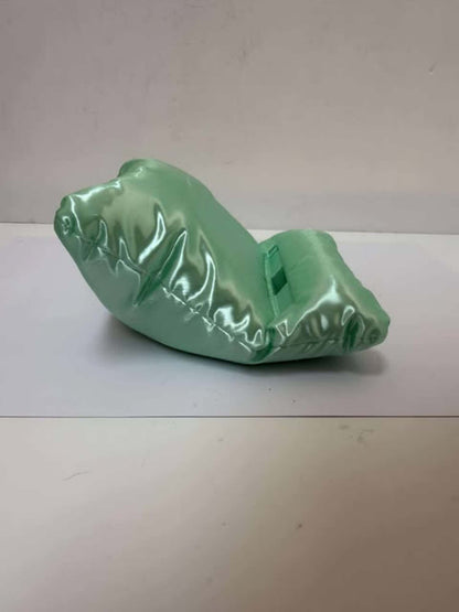 Pillow Phone Holder – Soft-Style Desk & Bedside Stand 📱🛋️